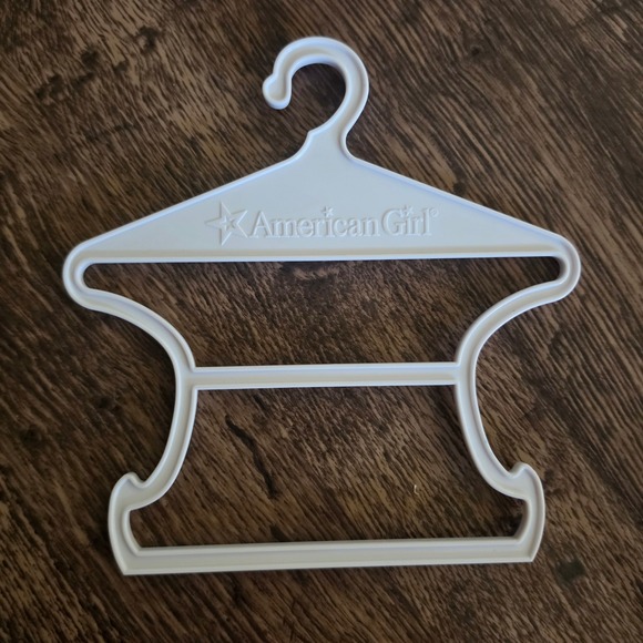American Girl Other - AMERICAN GIRL Doll Clothes Hanger Kids O White Plastic Logo Accessor‎